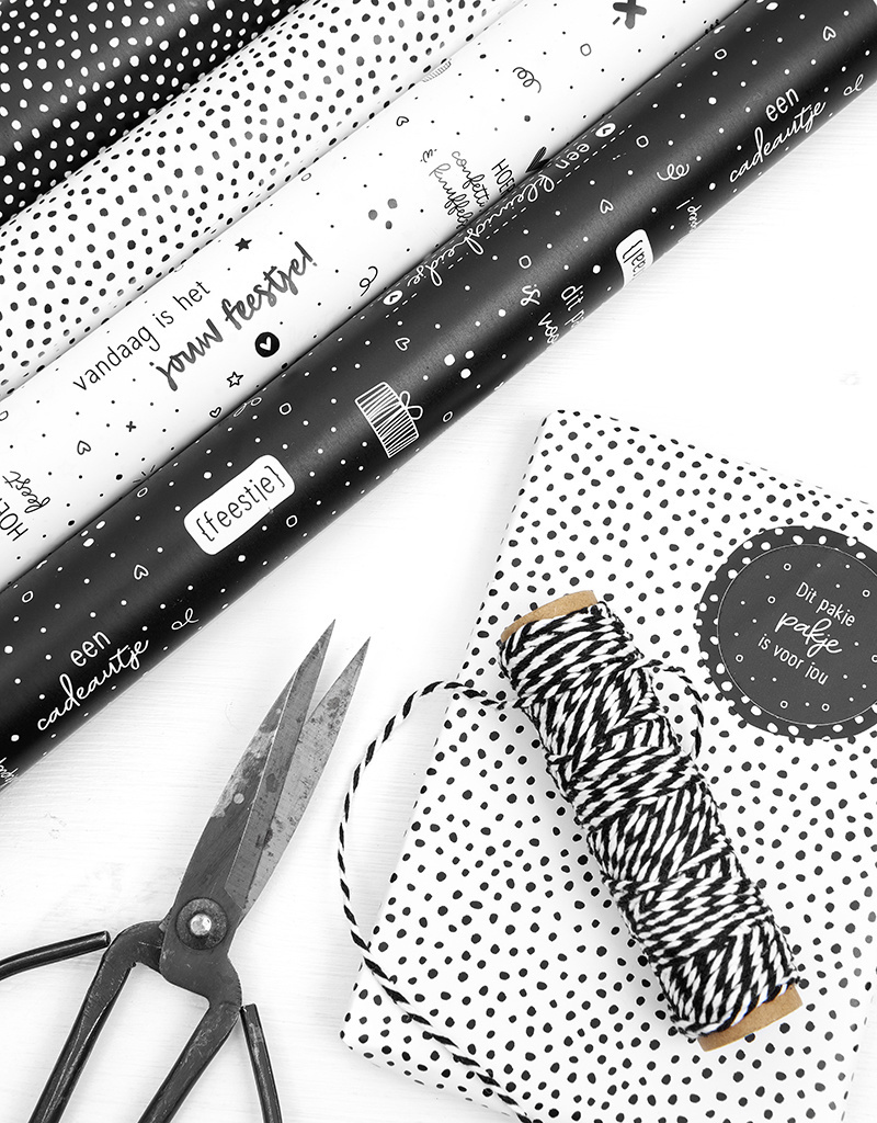 Rol cadeaupapier wit met zwarte dots – Zoedt