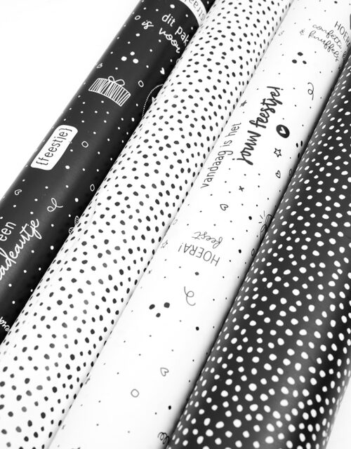 Rol cadeaupapier wit met zwarte dots – Zoedt